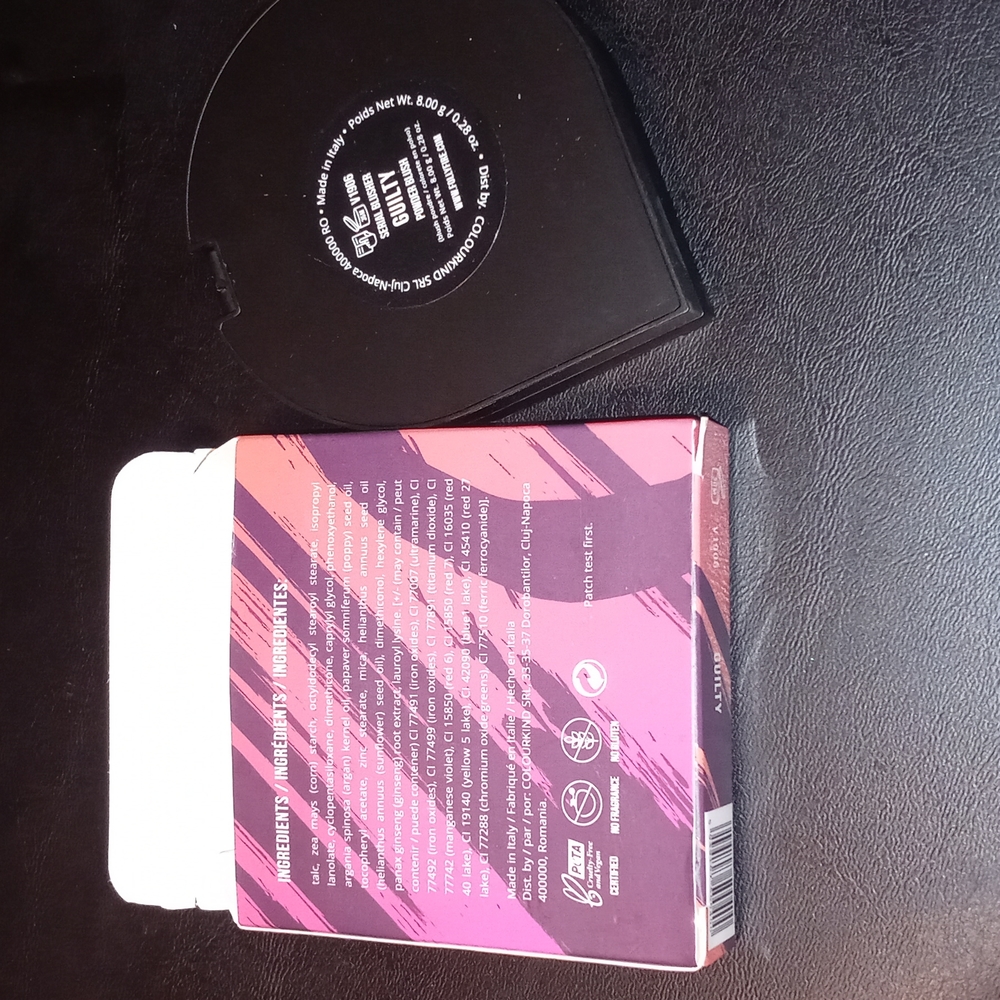Powder blush - Picture 3 of 5